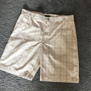 Ben Hogan Beige Plaid Golf Shorts Size 34
